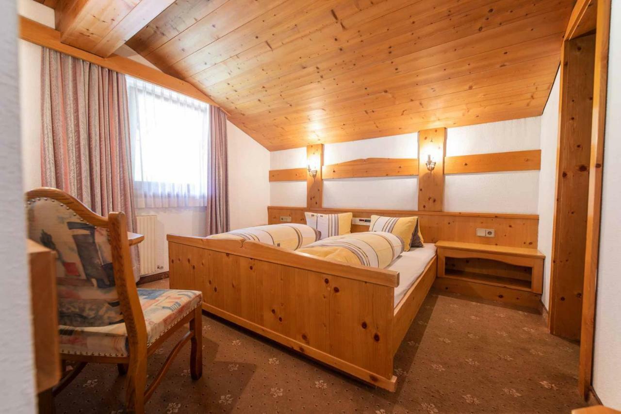 Hotel Garni Pfandl Нойштіфт-ім-Штубайталь Екстер'єр фото